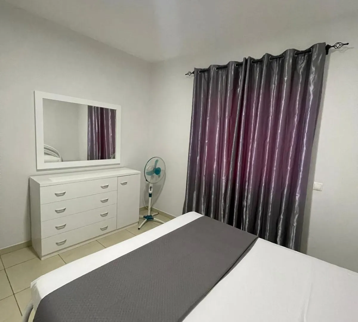 Katila-Rooms-Lima Espargos 0*,