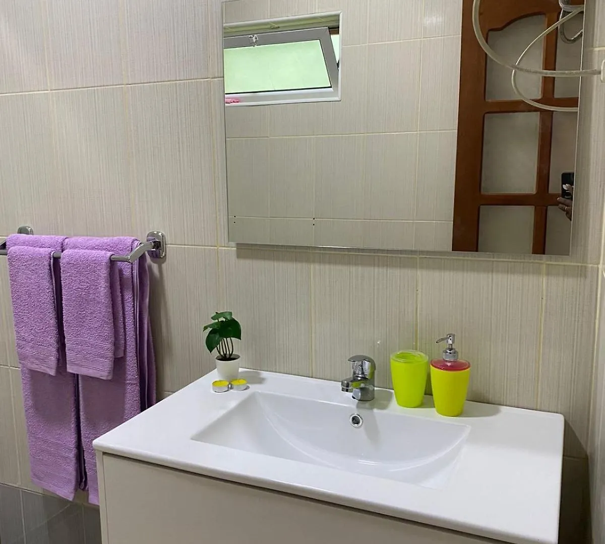 Apartment Katila-Rooms-Lima Espargos